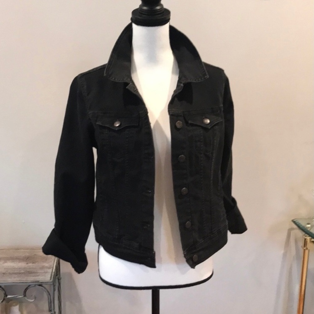 Black Old Navy jean jacket small
